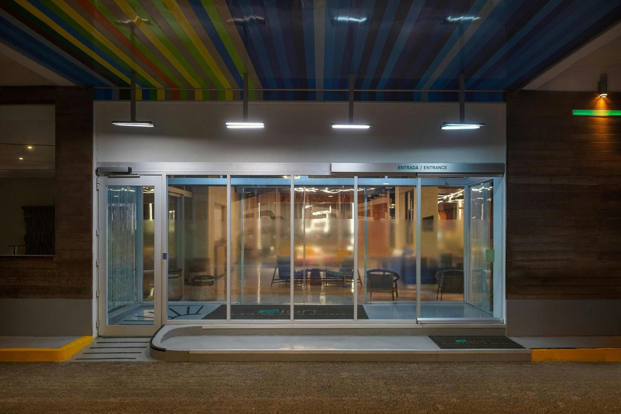 Renovated Aloft Cancun Dış mekan fotoğraf